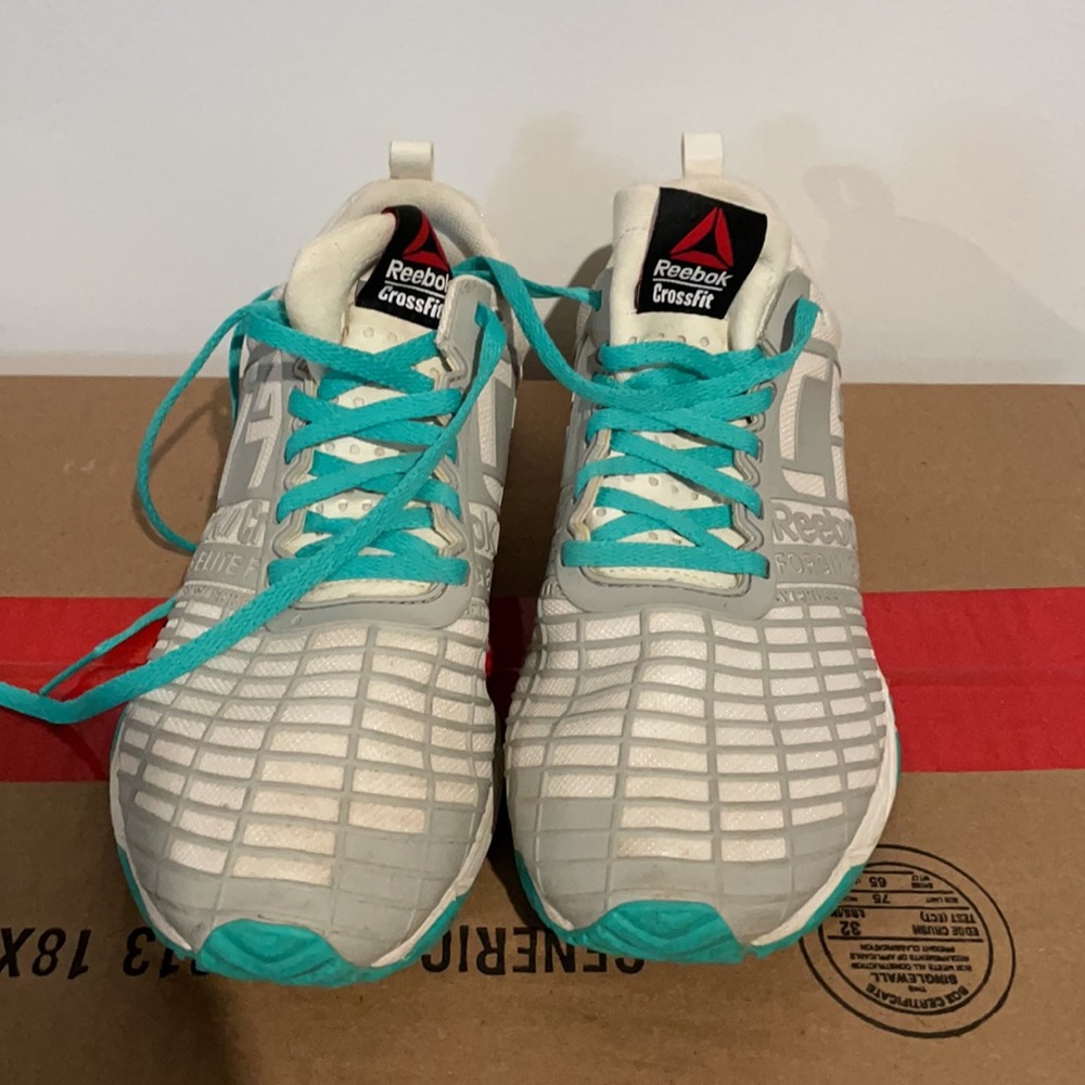 White Rebook runners - Picture 2 of 3